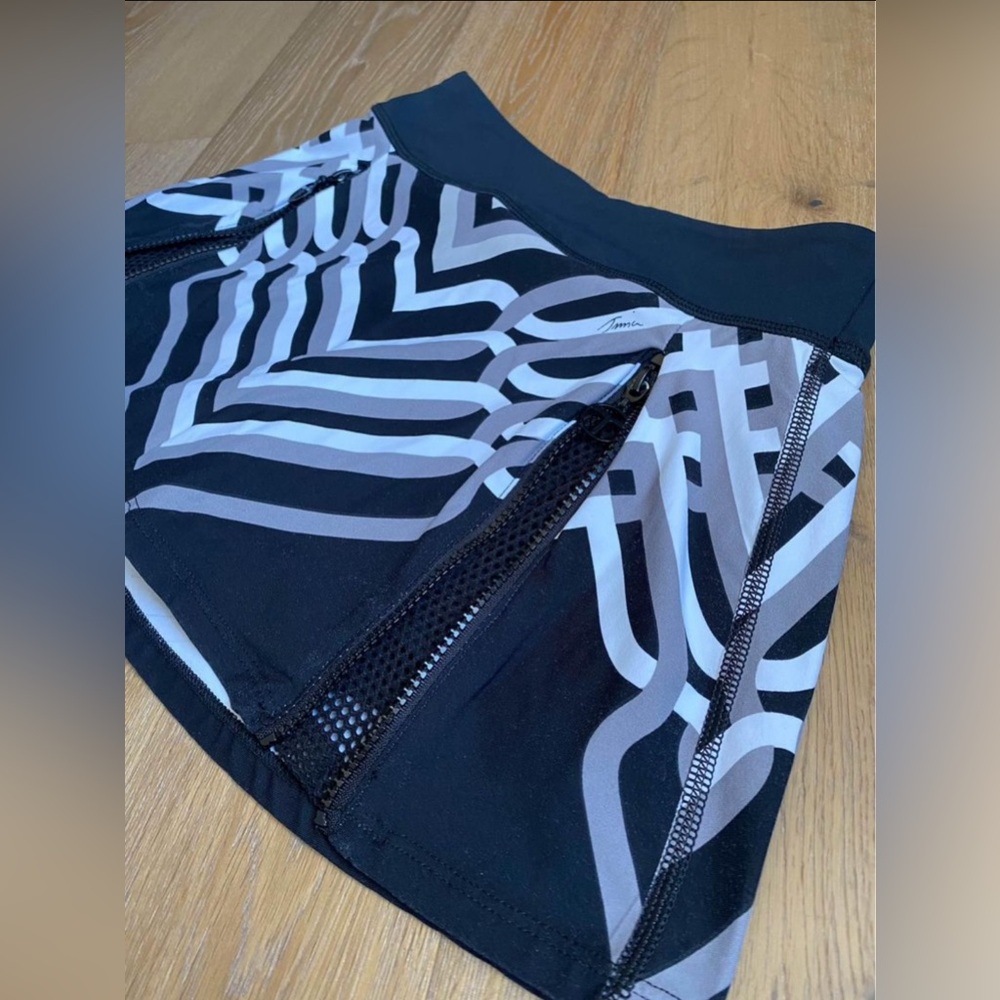 Trina Turk golf skort, women’s athleisure skirt size XS